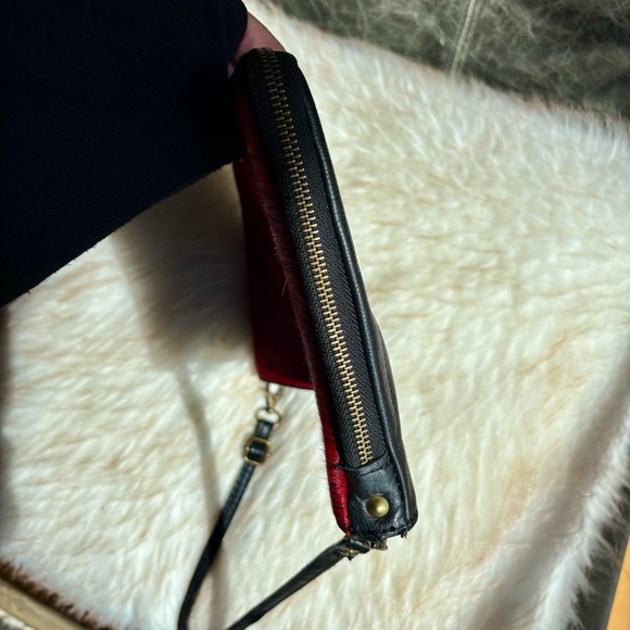 Italian Made Red Cowhide Black Leather Crossbody Bag - Picture 7 of 14